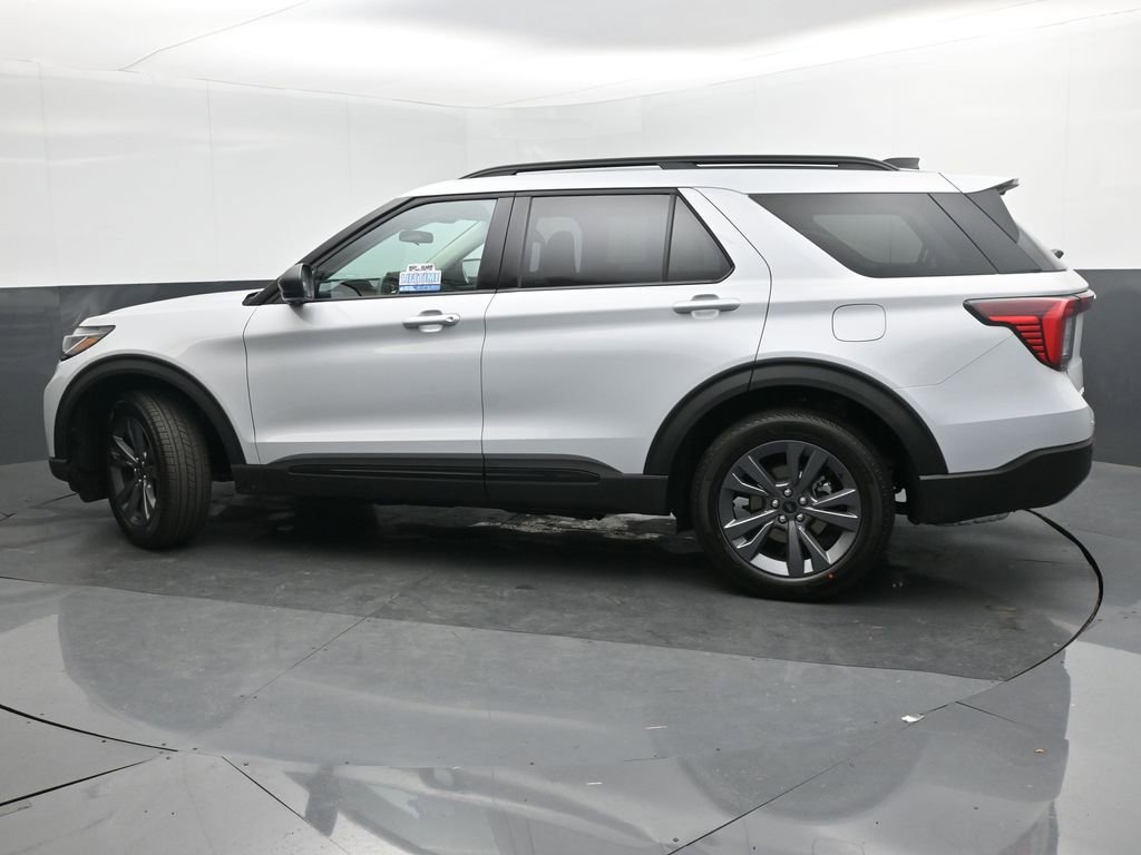 New 2026 Ford Explorer Active image 3