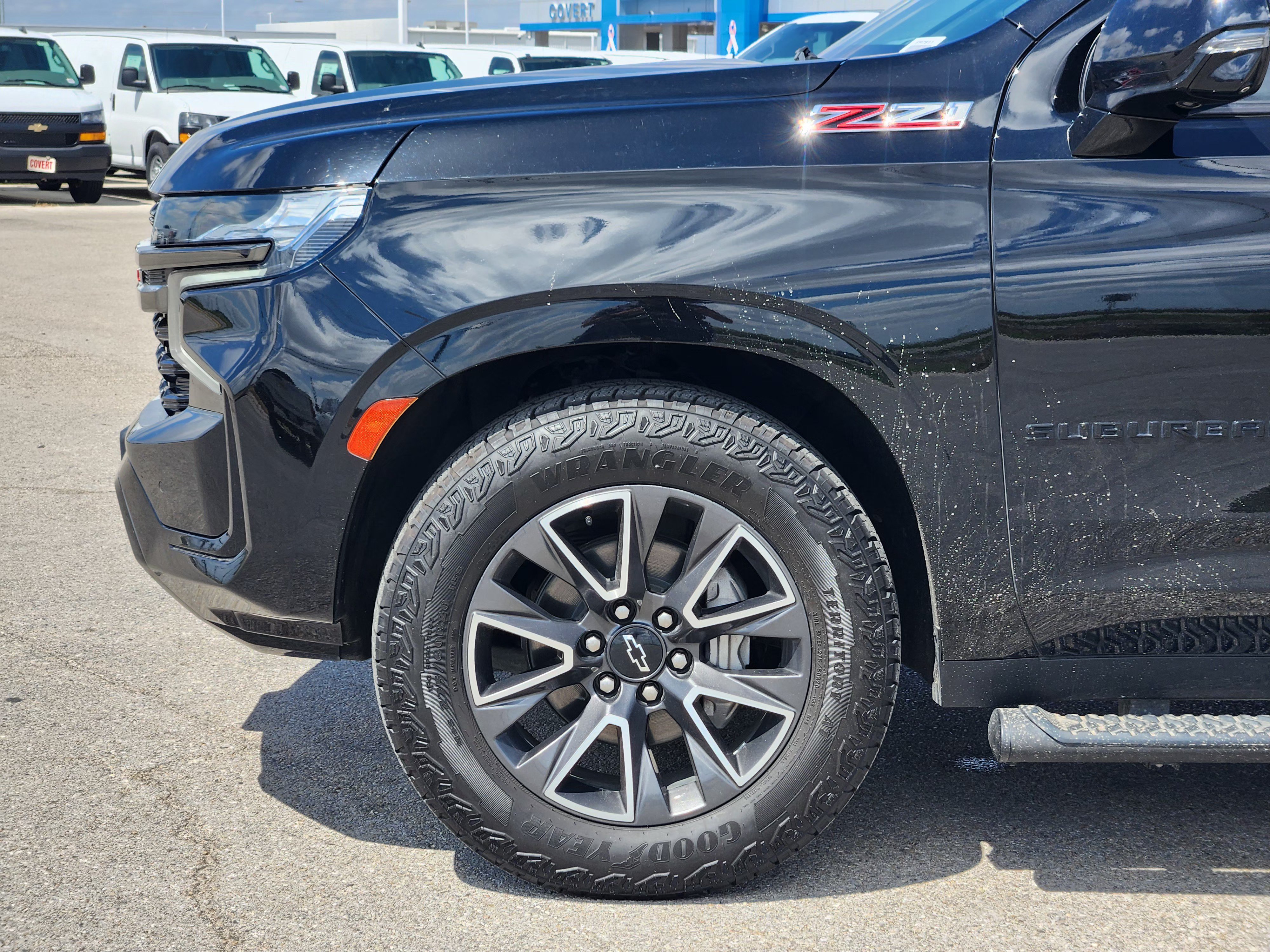 Used 2021 Chevrolet Suburban Z71 w/ Z71 Off-Road Package AWD/4WD image 9