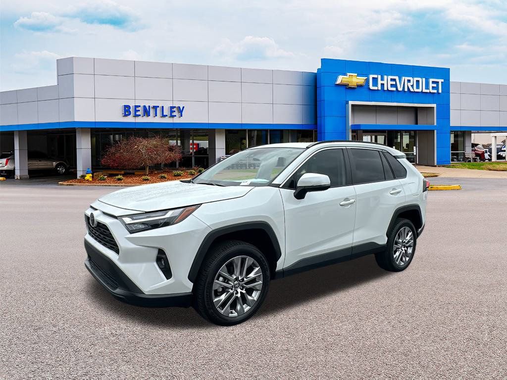 Used 2023 Toyota RAV4 XLE Premium image 1