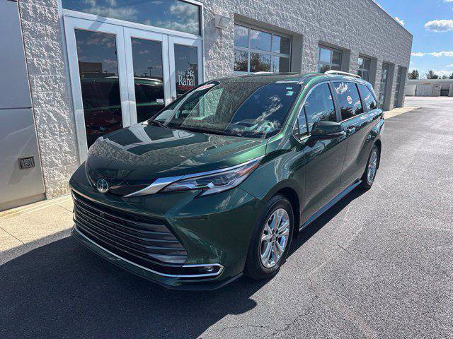 Certified 2022 Toyota Sienna Platinum AWD/4WD image 2