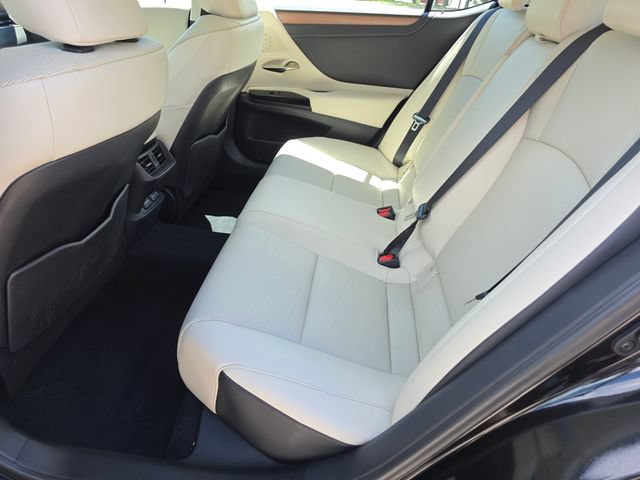 Used 2025 Lexus ES 350 w/ Premium Package FWD image 17