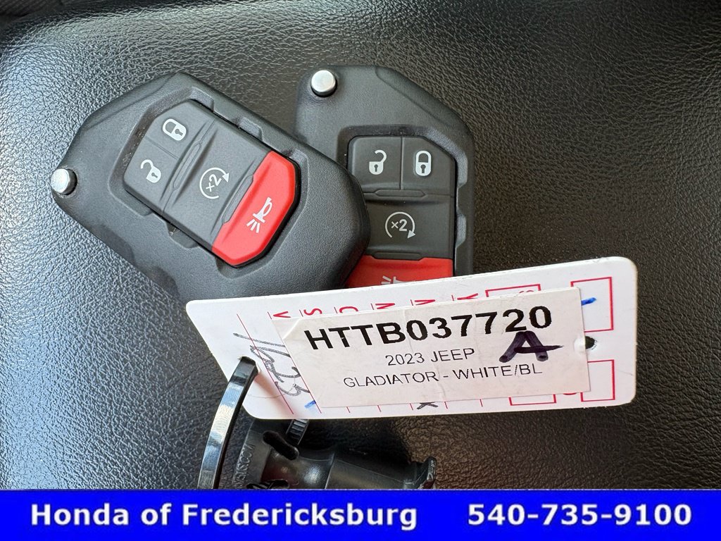 Used 2023 Jeep Gladiator Sport AWD/4WD image 29