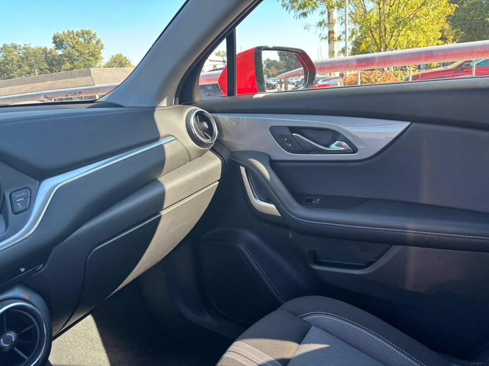 Used 2026 Chevrolet Blazer LT FWD image 10