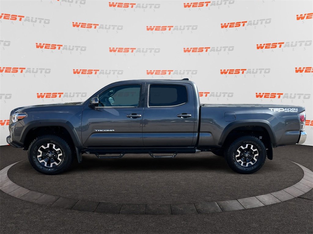 Used 2022 Toyota Tacoma TRD Off-Road image 2