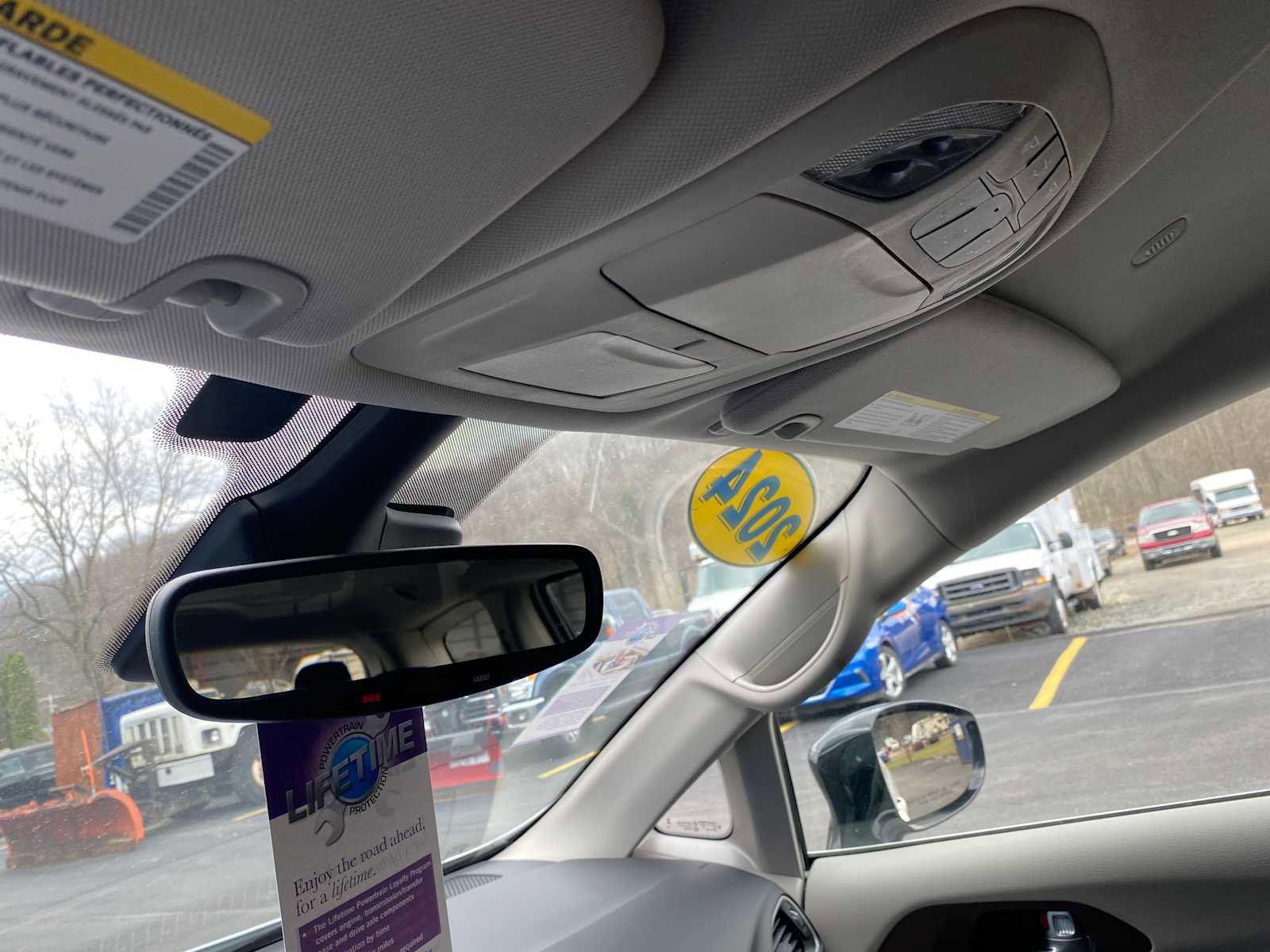 Used 2024 Chrysler Voyager LX image 29