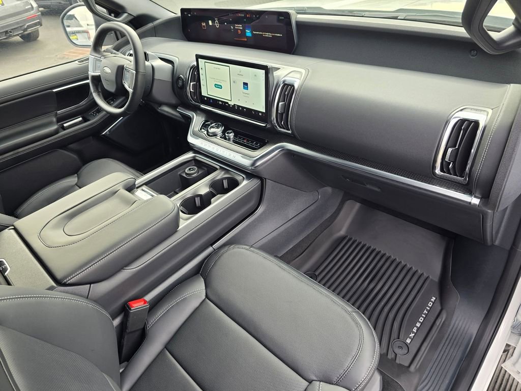 New 2026 Ford Expedition Platinum w/ Stealth Appearance Package image 14