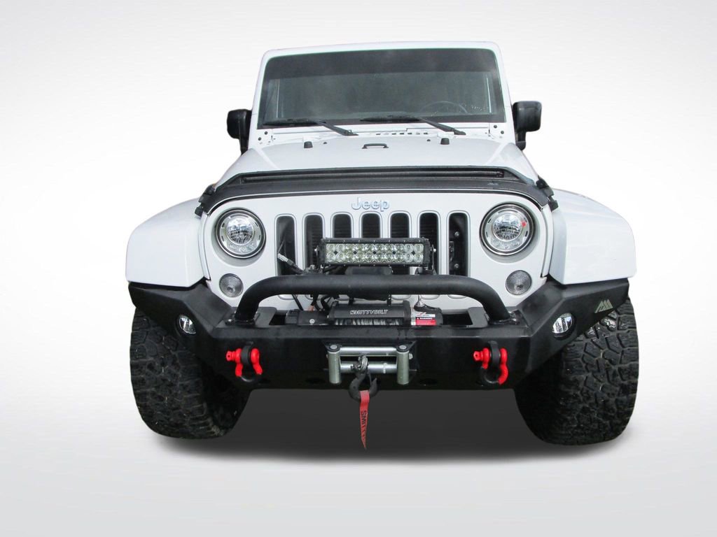 Used 2017 Jeep Wrangler Unlimited Sahara w/ Connectivity Group image 4