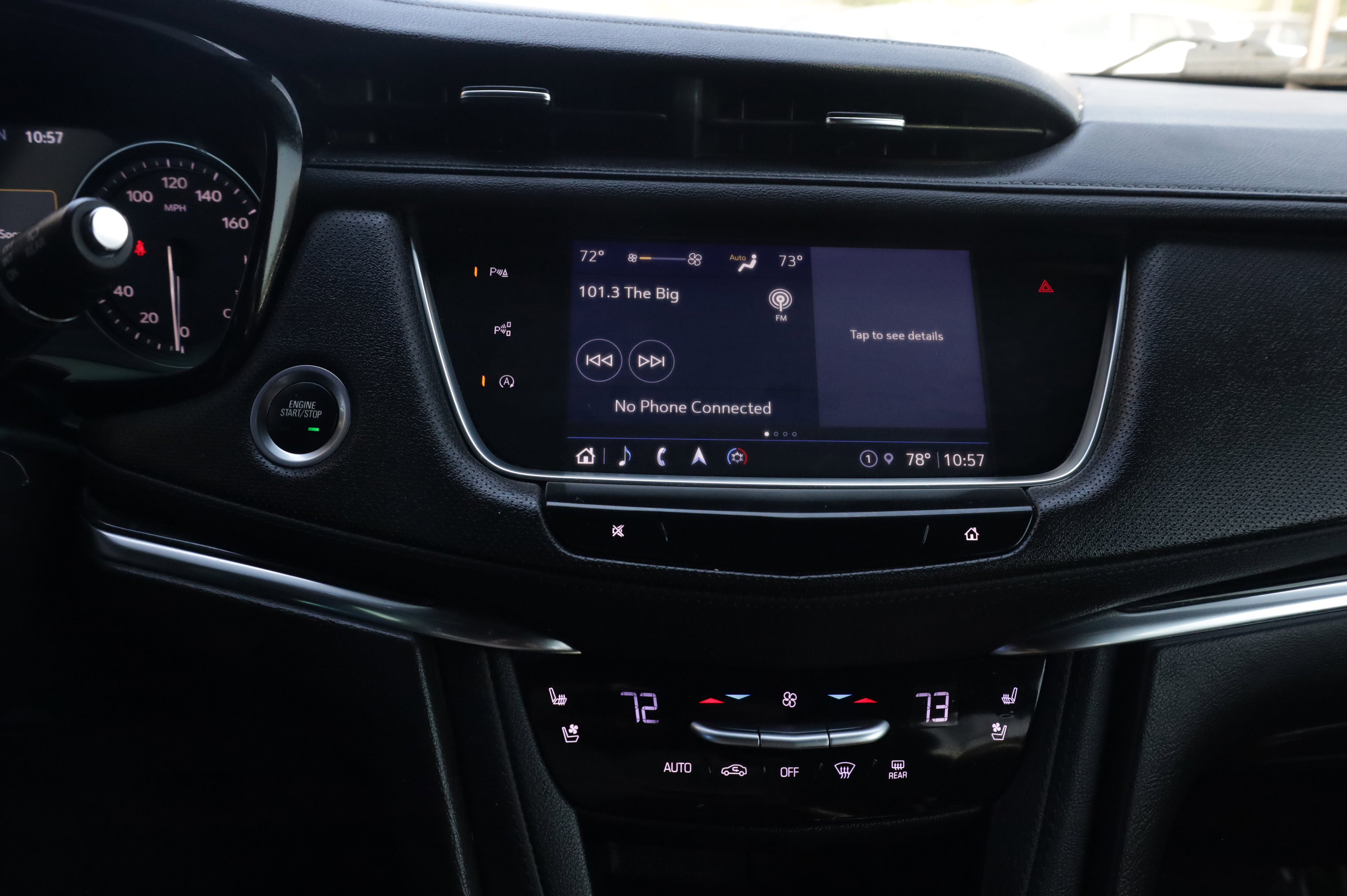 Used 2022 Cadillac XT5 Premium Luxury w/ Technology Package AWD/4WD image 9