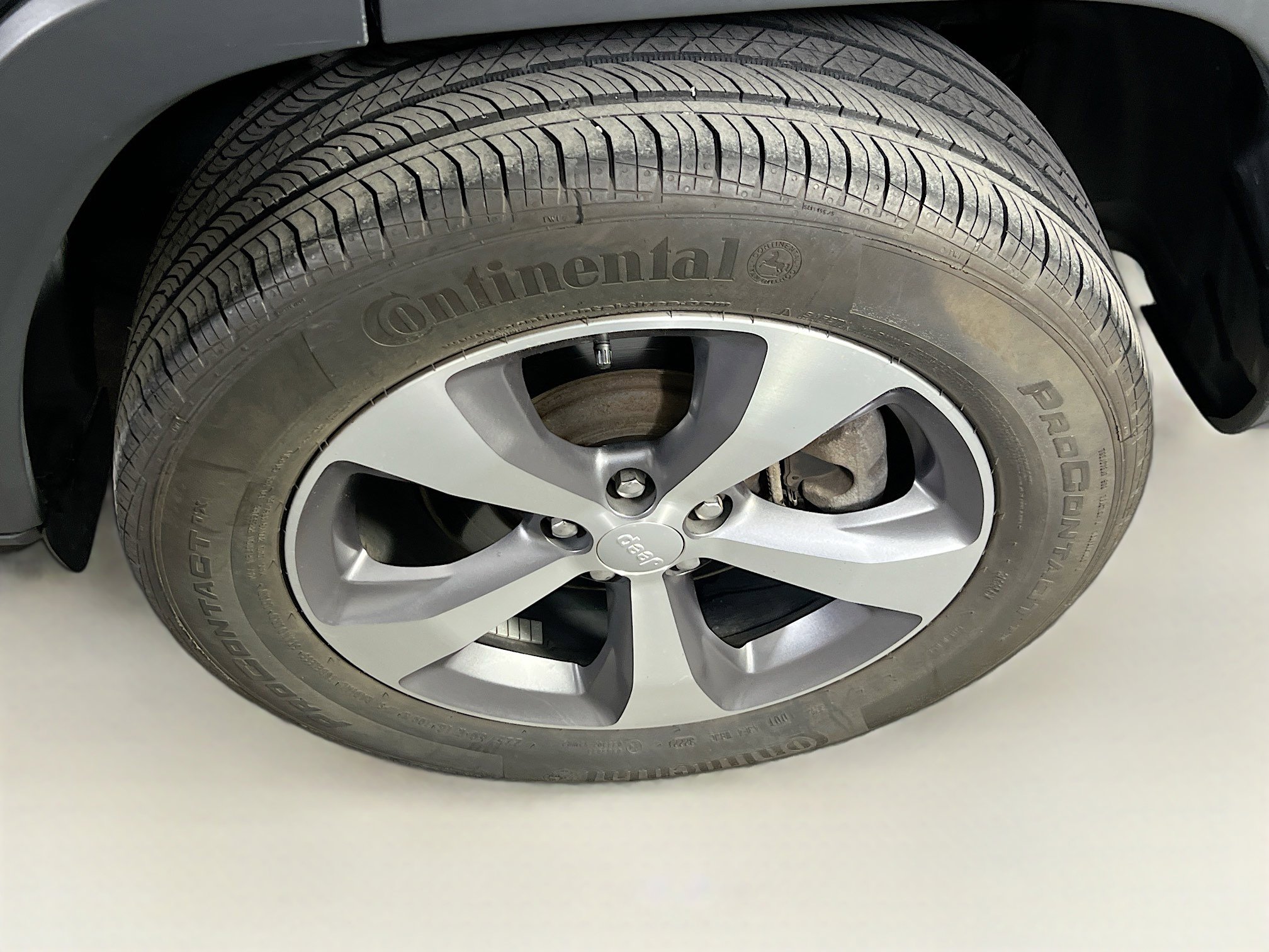 Used 2022 Jeep Cherokee Limited AWD/4WD image 30
