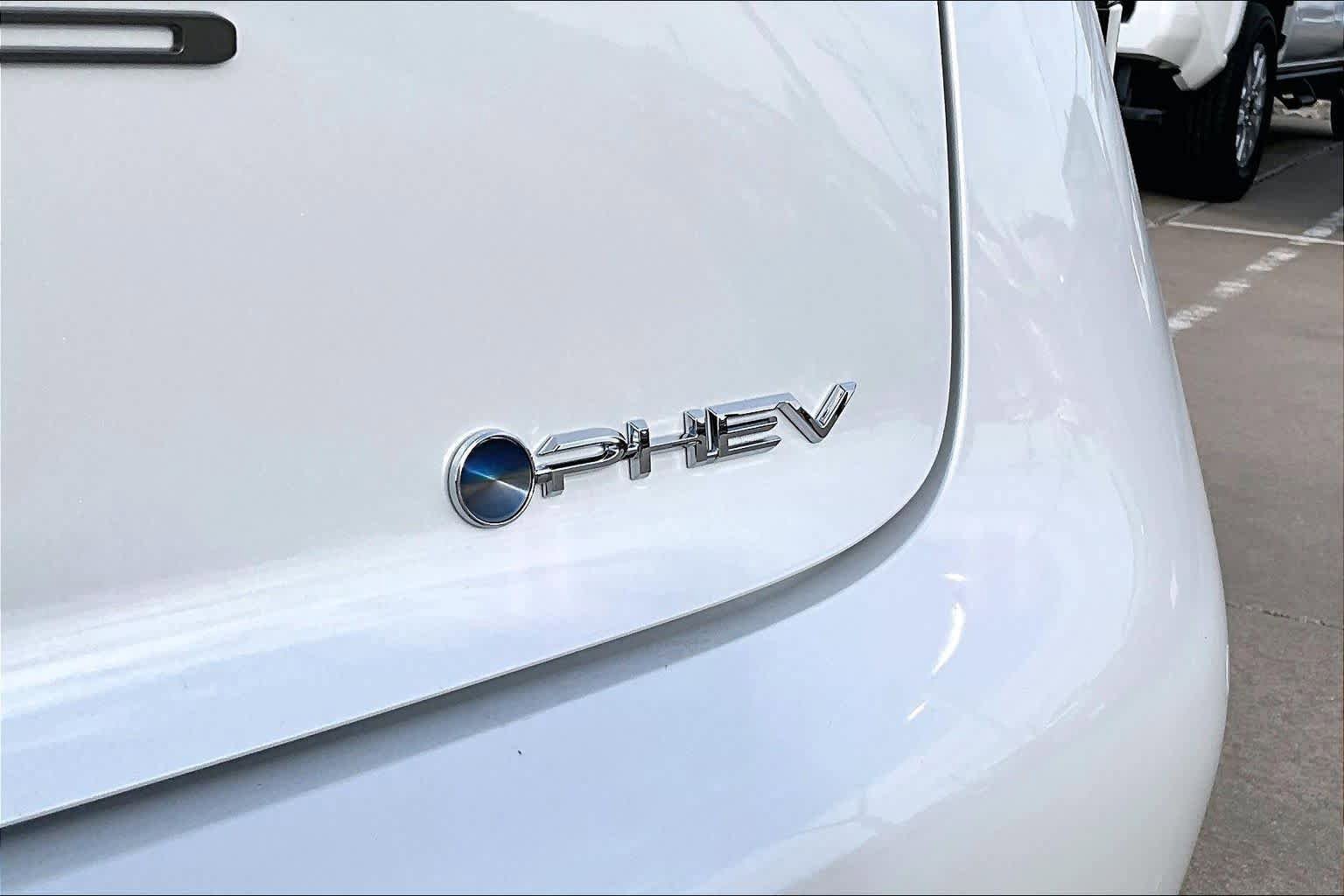 New 2026 Toyota Prius Plug-In Hybrid FWD image 15