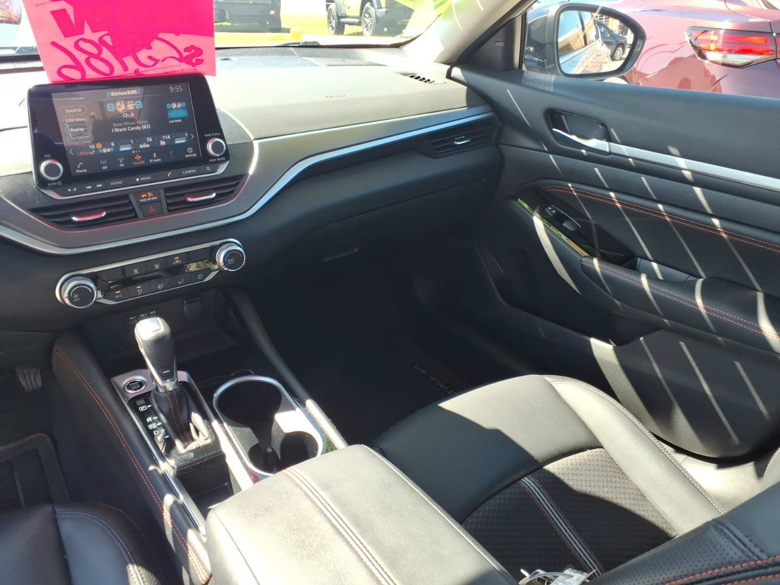 Used 2023 Nissan Altima 2.5 SR FWD image 12