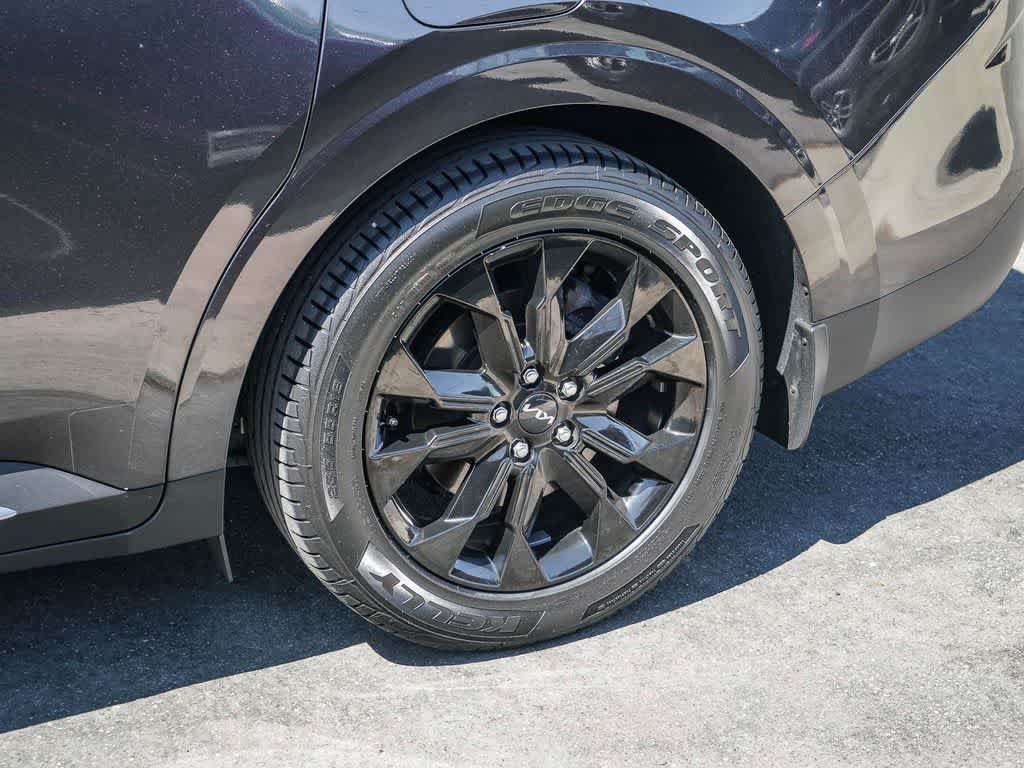 Used 2024 Kia Carnival SX FWD image 9