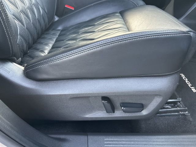 Used 2023 Nissan Rogue Platinum w/ Platinum Premium Package image 23
