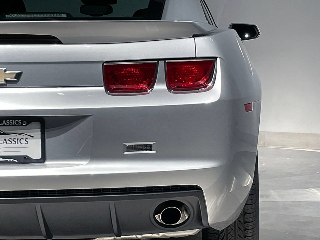 Used 2010 Chevrolet Camaro LT RWD image 9