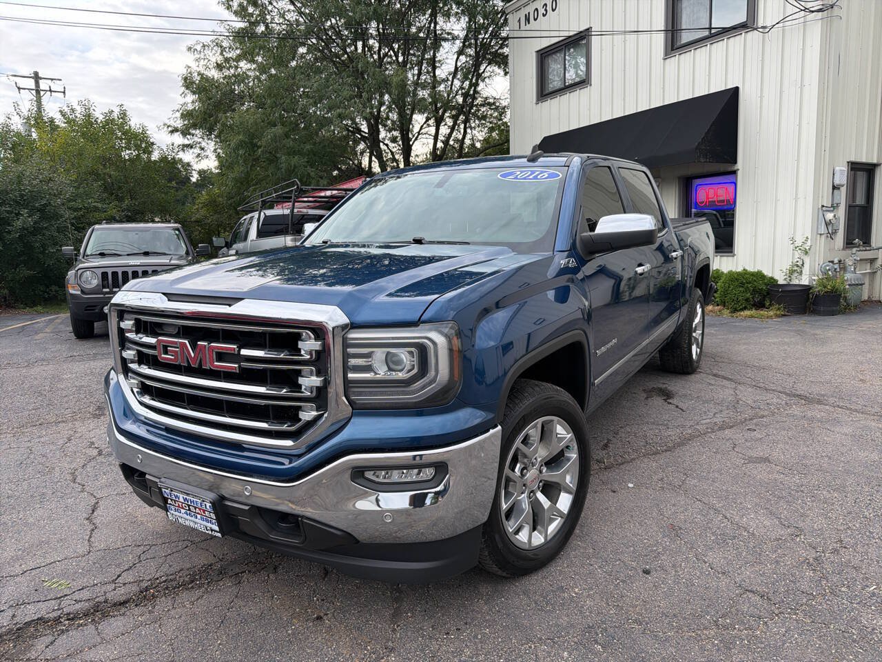 Used 2016 GMC Sierra 1500 SLT w/ SLT Premium Package AWD/4WD image 1