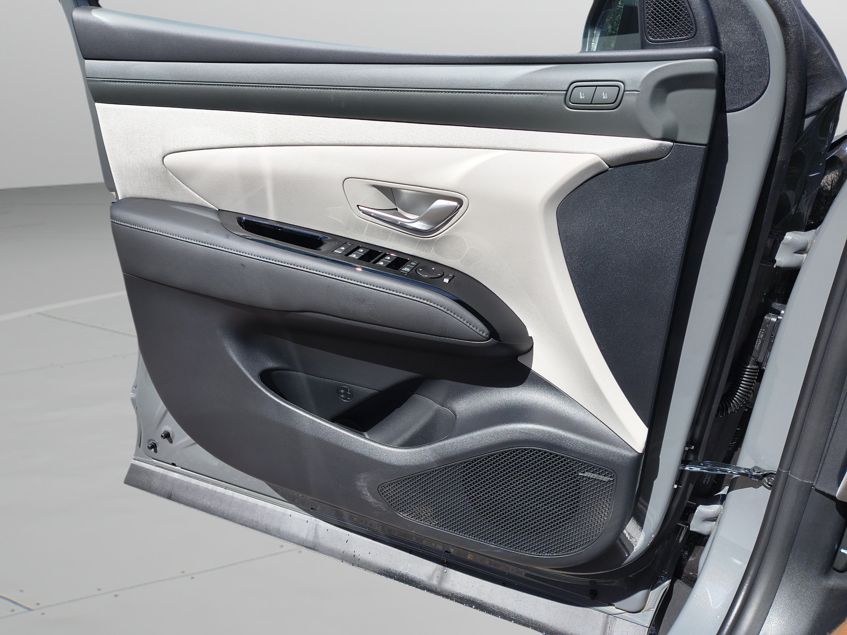New 2026 Hyundai Tucson Limited FWD image 23