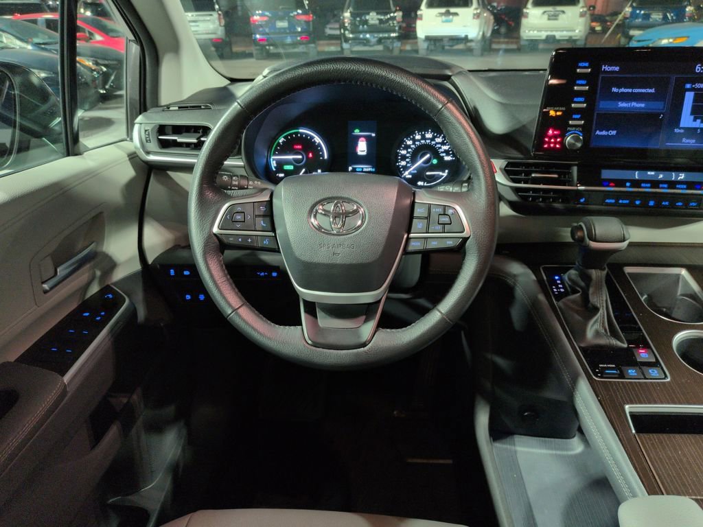 Used 2024 Toyota Sienna XLE image 13