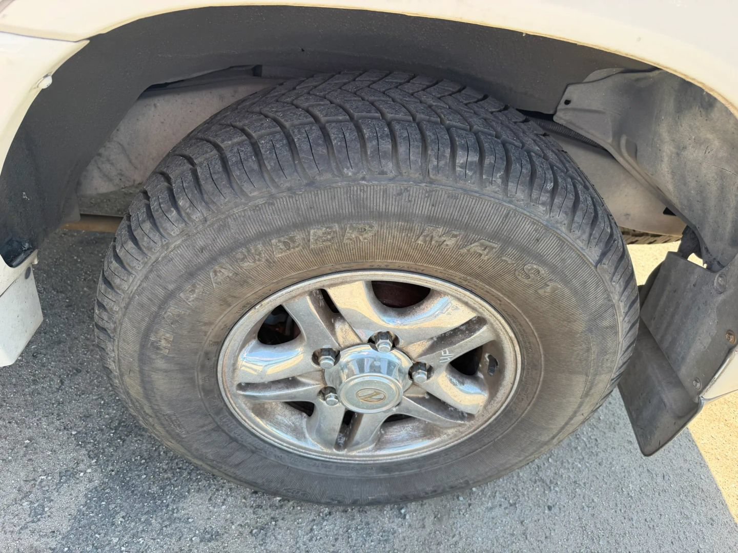 Used 1999 Lexus LX 470 4WD image 32