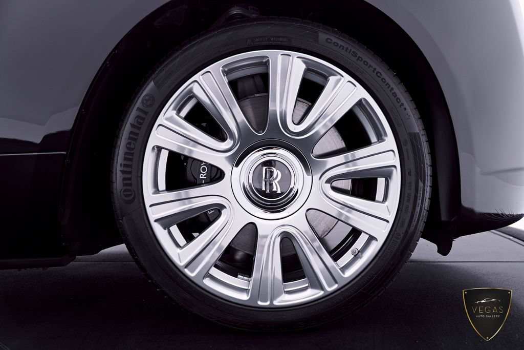 Used 2019 Rolls-Royce Dawn RWD image 36