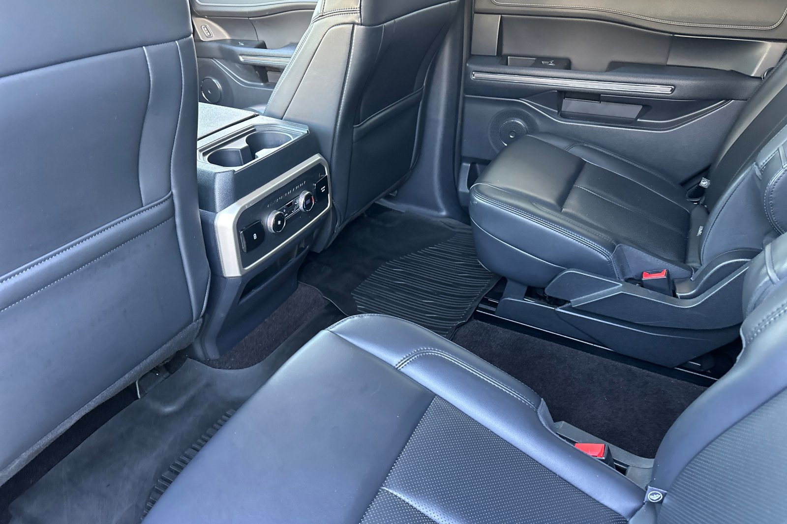 Used 2022 Ford Expedition XLT RWD image 27