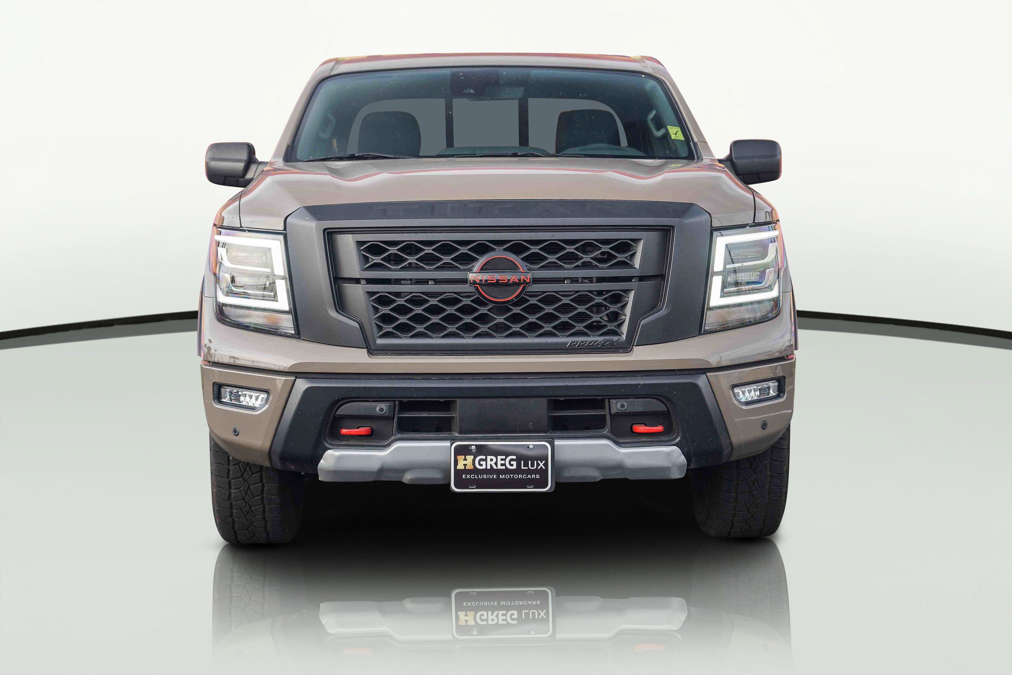 Used 2024 Nissan Titan PRO-4X w/ Pro-4x Utility Package image 7