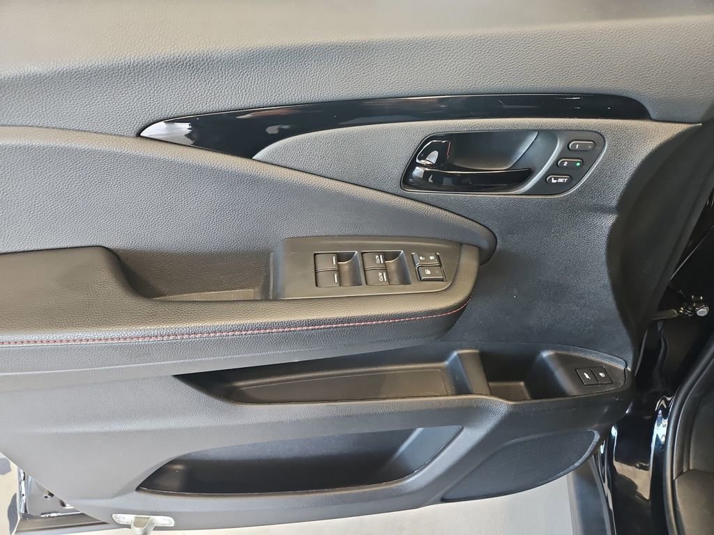 Used 2024 Honda Passport Black Edition image 12