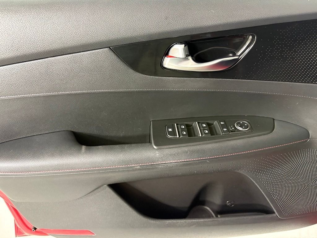 Used 2022 Kia Forte GT w/ GT Technology Package FWD image 19
