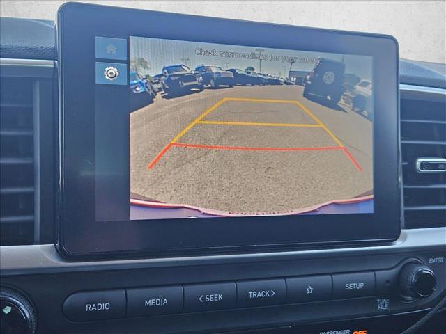 Used 2023 Hyundai Venue SEL image 14