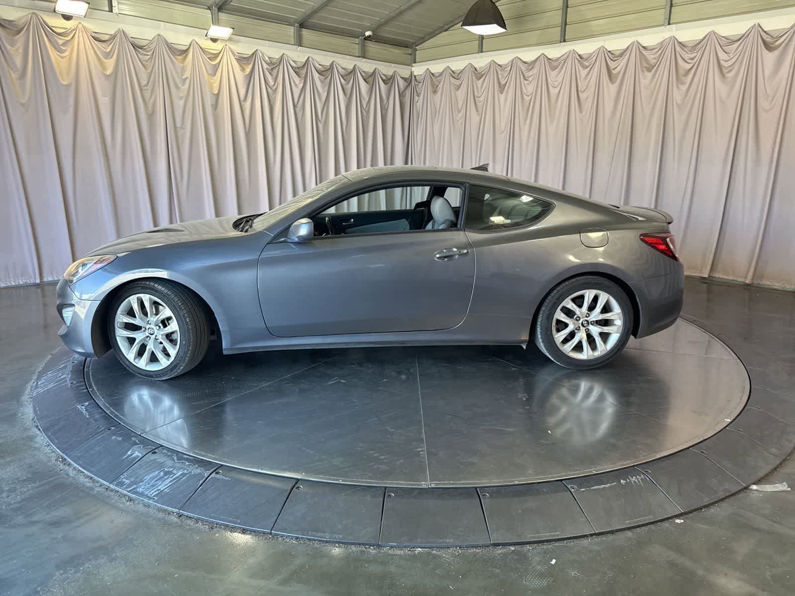 Used 2014 Hyundai Genesis 2.0T RWD image 5