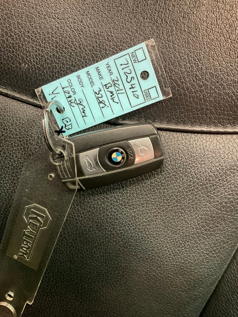 Used 2011 BMW 328i xDrive 328i xDrive image 28