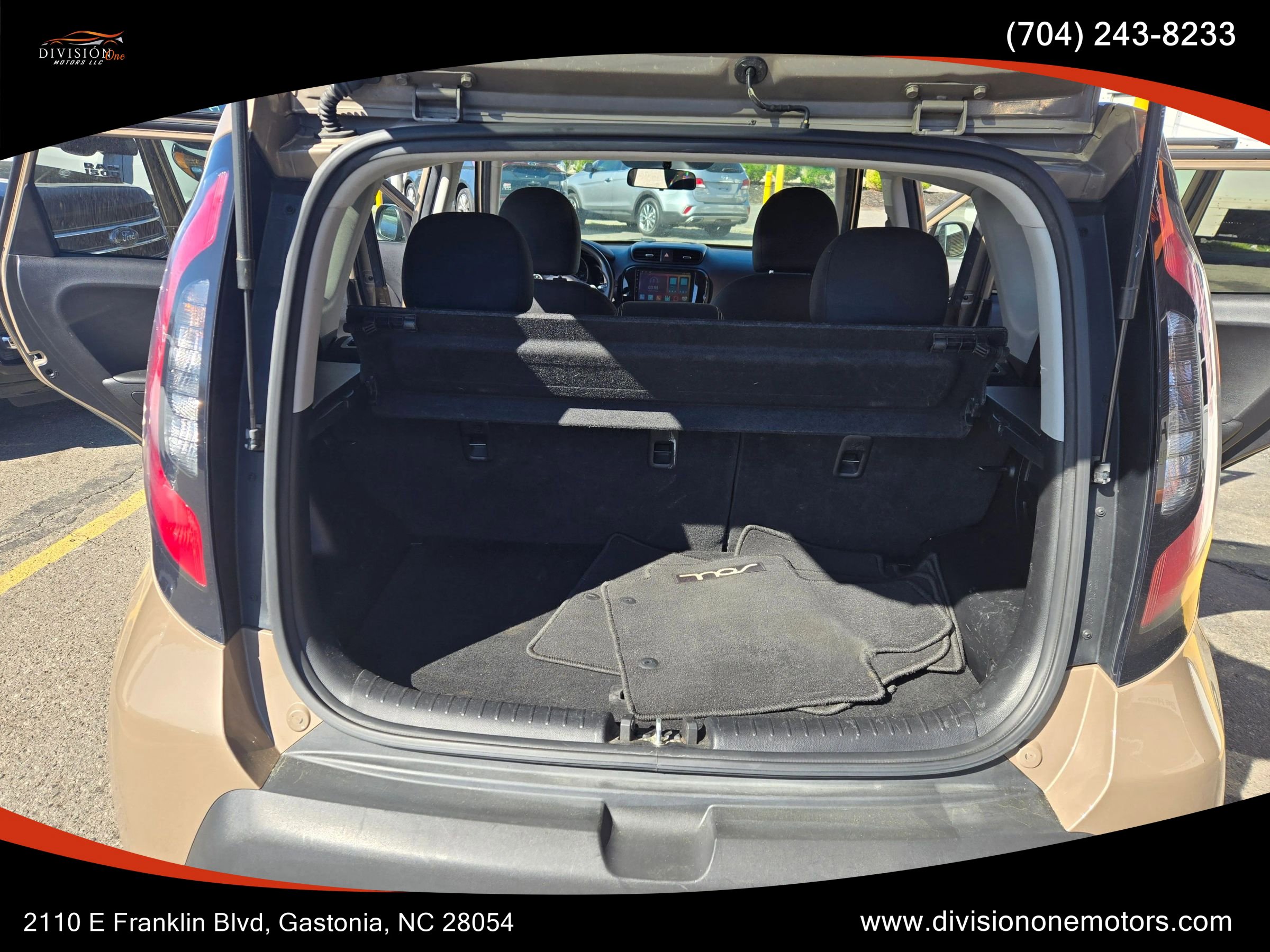 Used 2015 Kia Soul + image 9