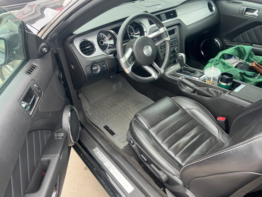 Used 2013 Ford Mustang Premium RWD image 8