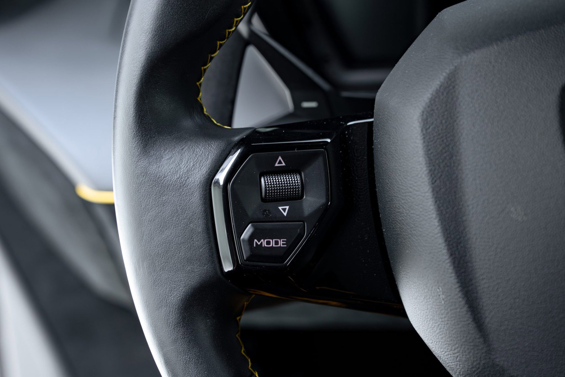 Used 2021 Lamborghini Aventador SVJ AWD/4WD image 51