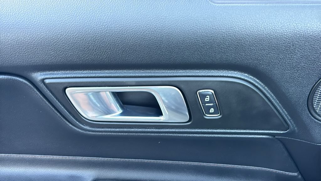 Used 2018 Ford Mustang GT Premium RWD image 10