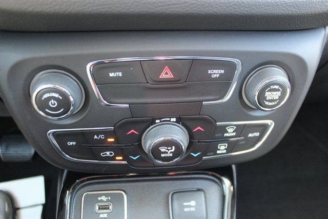 Used 2020 Jeep Compass Latitude image 19