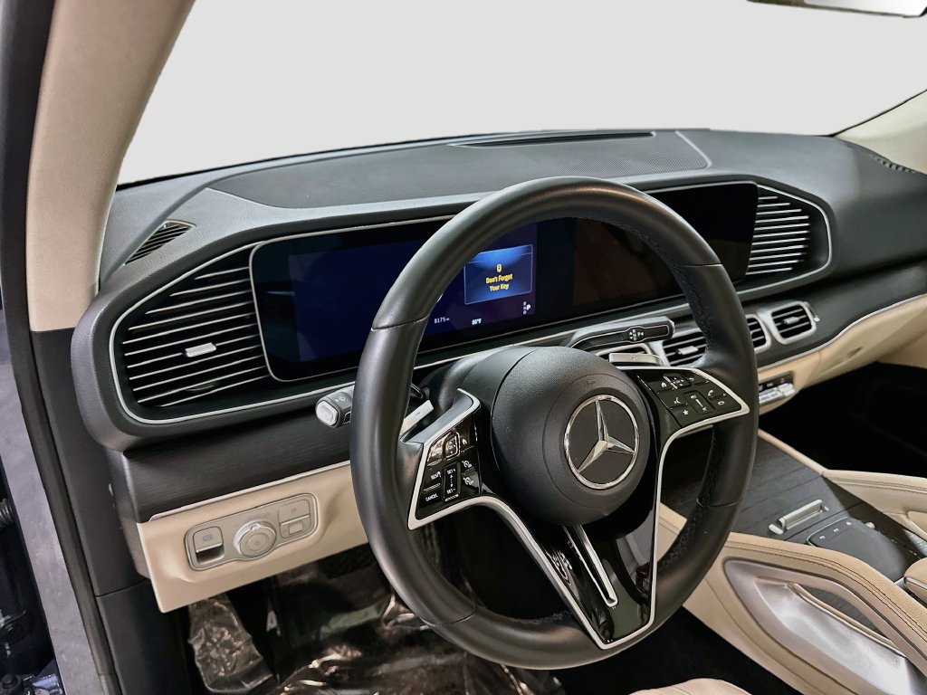 Certified 2025 Mercedes-Benz GLE 350 4MATIC w/ AMG Line Exterior image 4