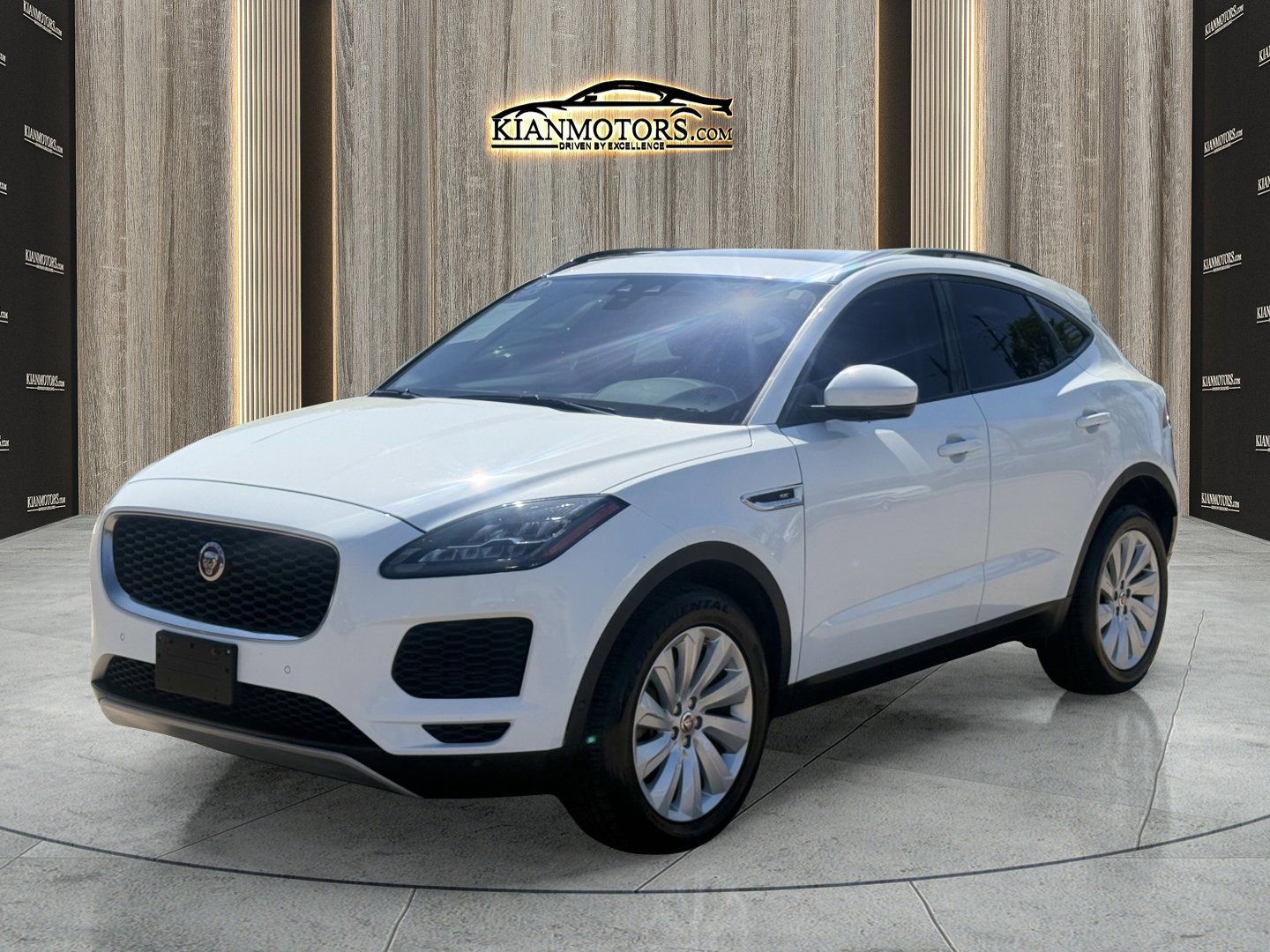 Used 2020 Jaguar E-PACE SE image 3