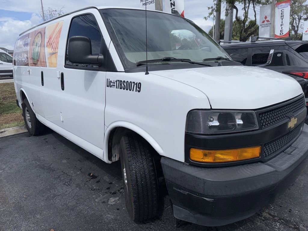 Used 2018 Chevrolet Express 2500 image 3