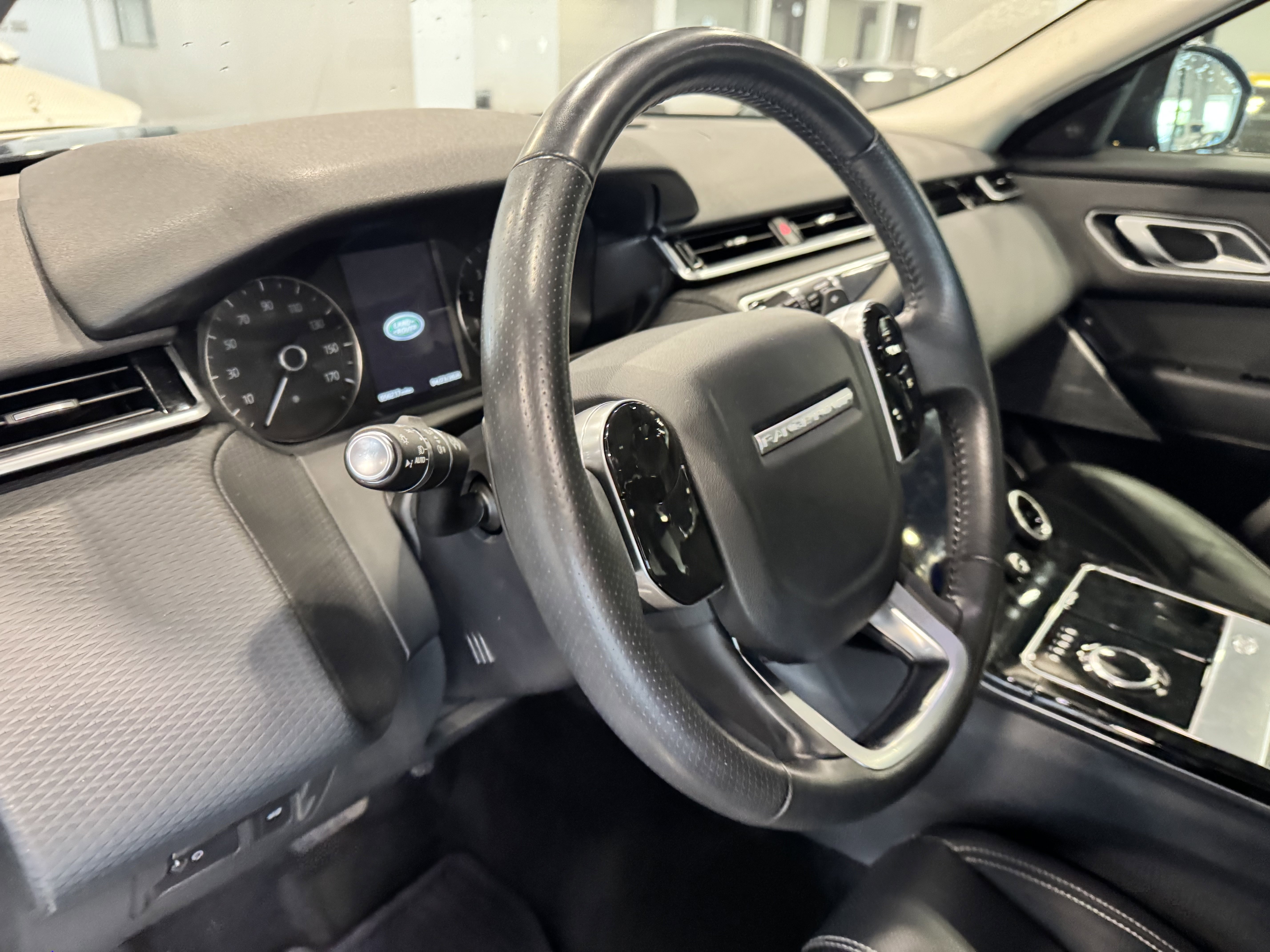 Used 2020 Land Rover Range Rover Velar S AWD/4WD image 25