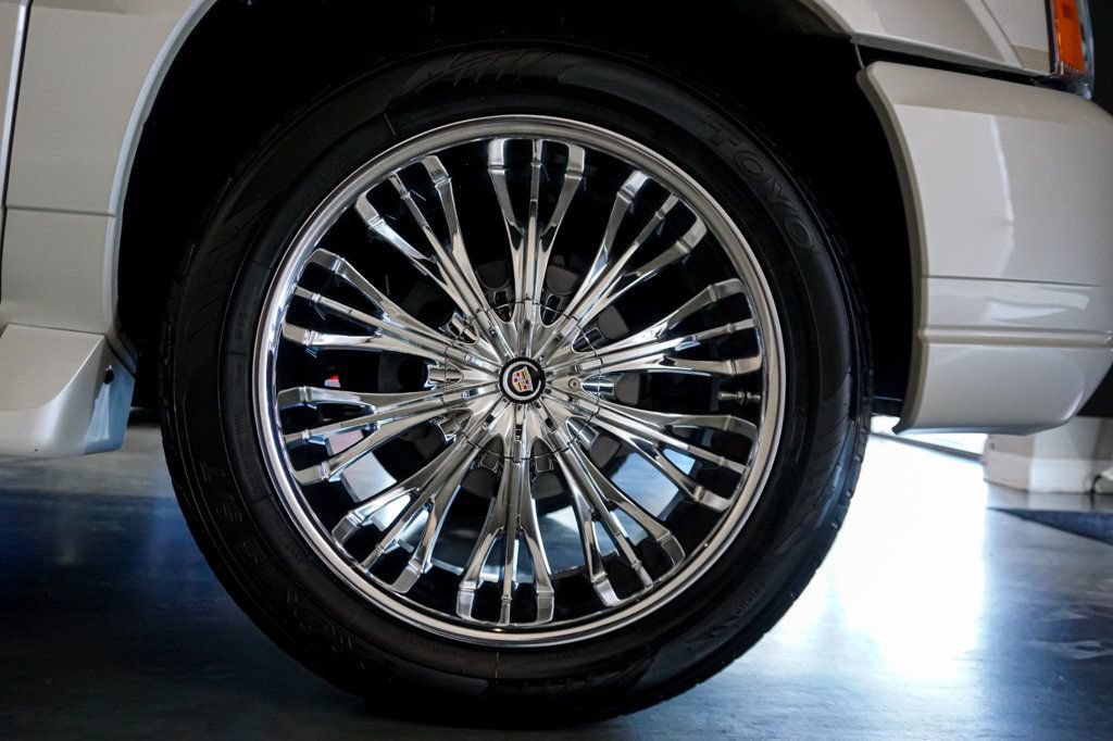 Used 2004 Cadillac Escalade EXT AWD/4WD image 32