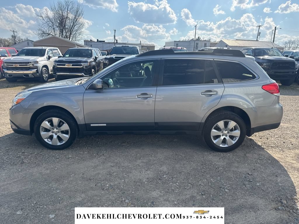 Used 2010 Subaru Outback 2.5i Limited AWD/4WD image 2