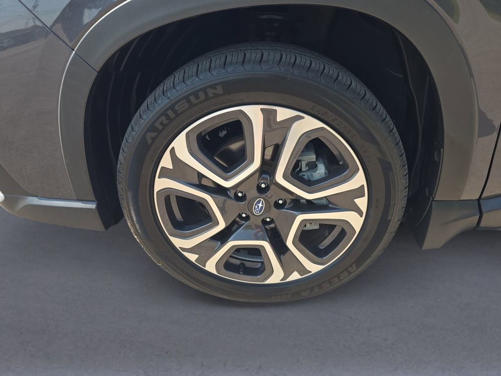 Used 2023 Subaru Ascent Touring AWD/4WD image 9