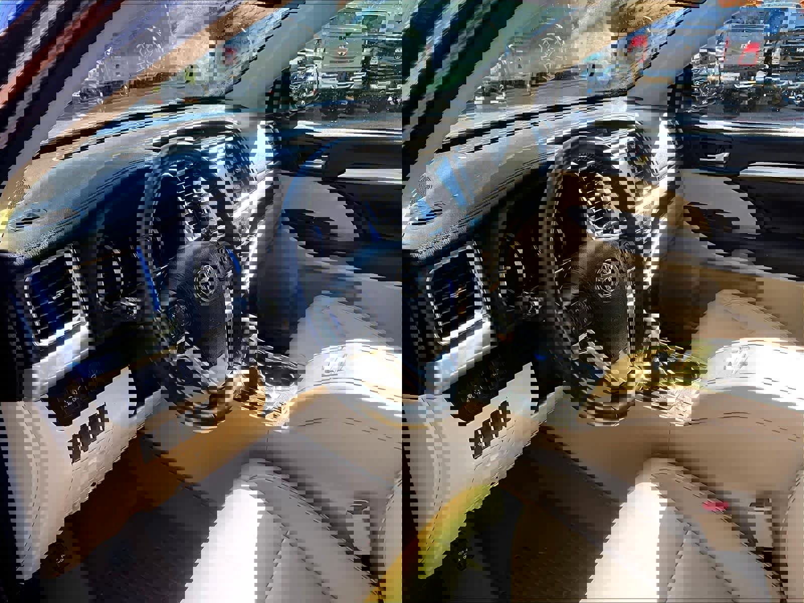 Used 2017 Toyota Highlander XLE image 8