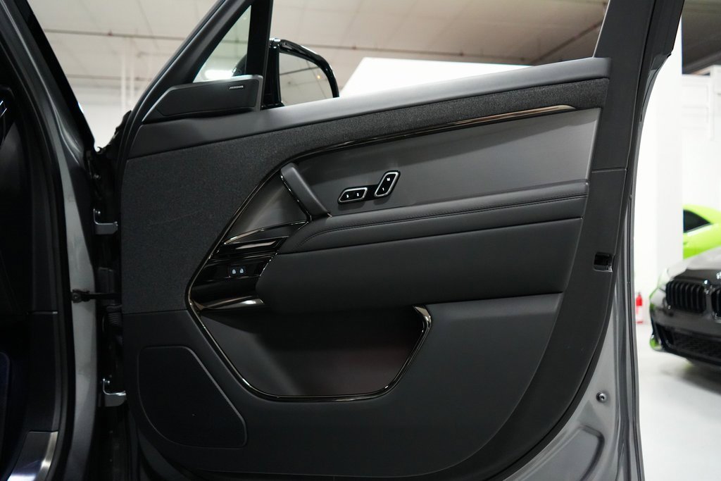 Used 2023 Land Rover Range Rover Sport SE Dynamic image 34