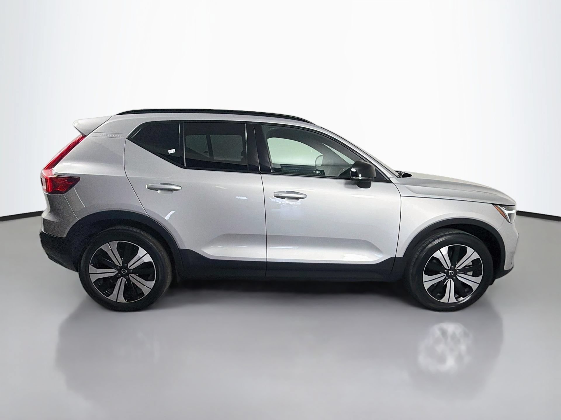 Certified 2023 Volvo XC40 Recharge Core w/ Protection Package Premier AWD/4WD image 5