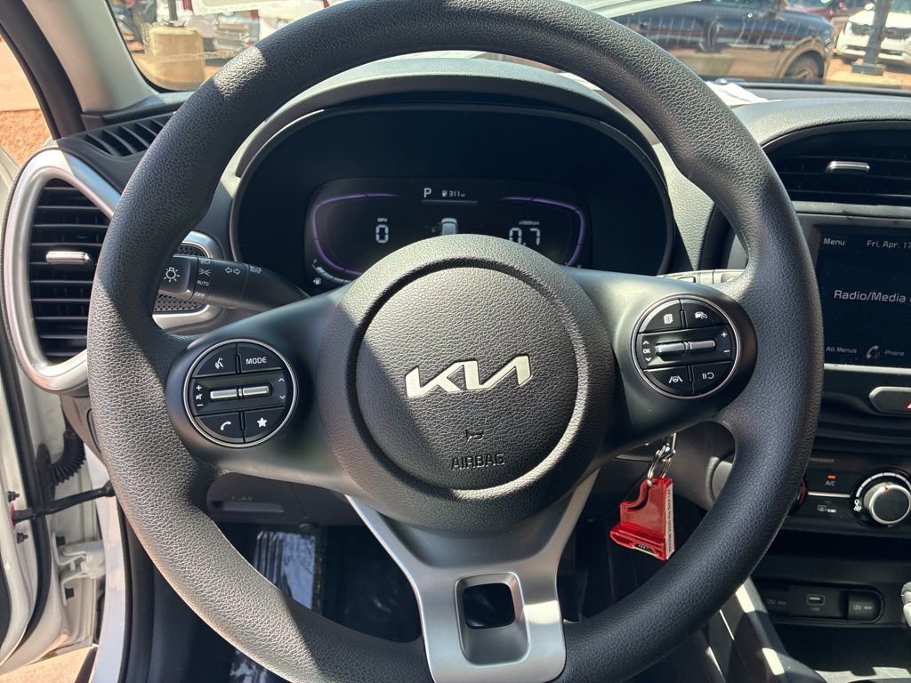 Used 2025 Kia Soul LX image 22