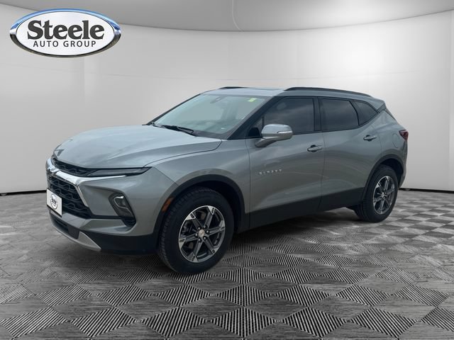 Used 2024 Chevrolet Blazer LT FWD image 1