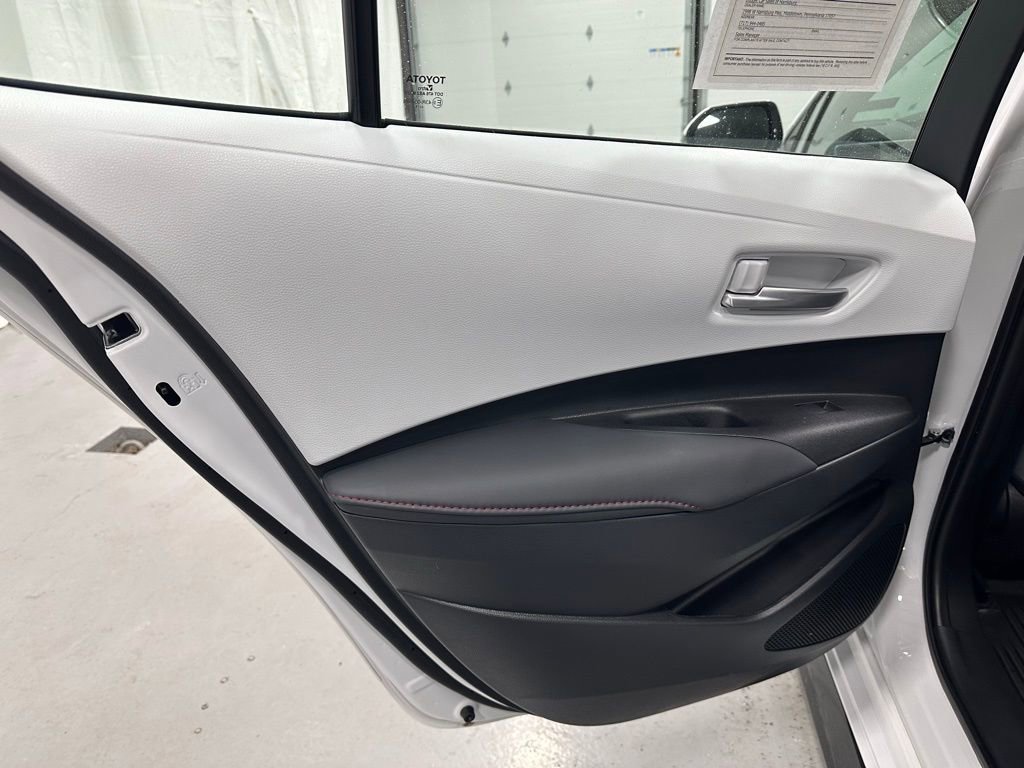 Used 2025 Toyota Corolla SE w/ SE Premium Package image 40