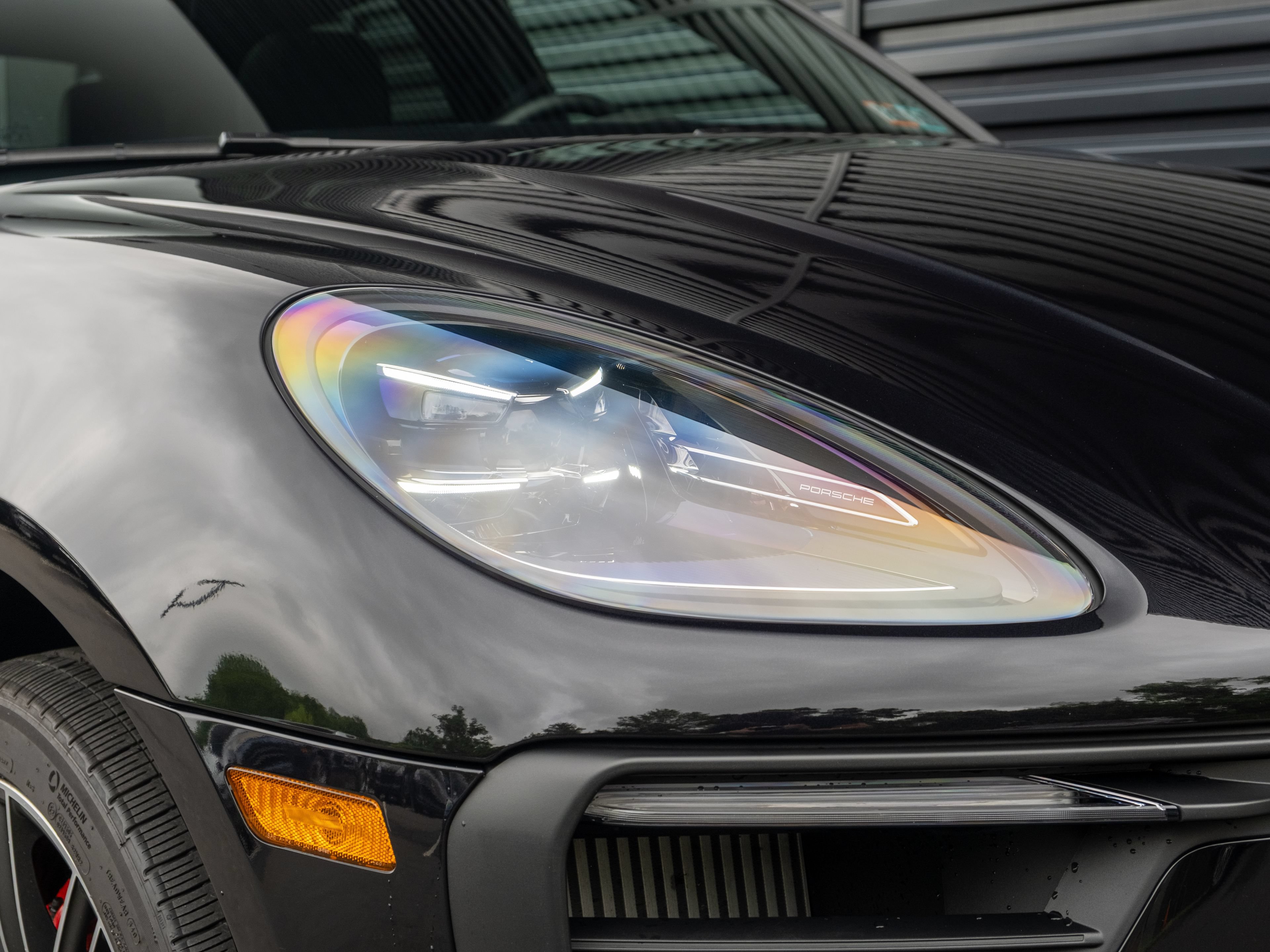 Certified 2025 Porsche Macan S AWD/4WD image 16
