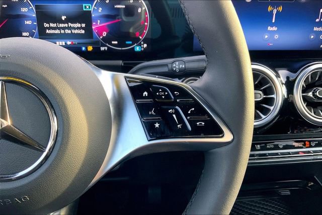 Used 2025 Mercedes-Benz GLA 250 4MATIC image 20